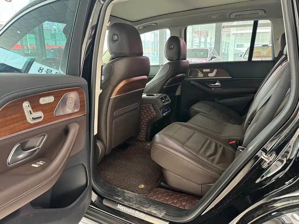 Mercedes-Benz GLS — фото 11