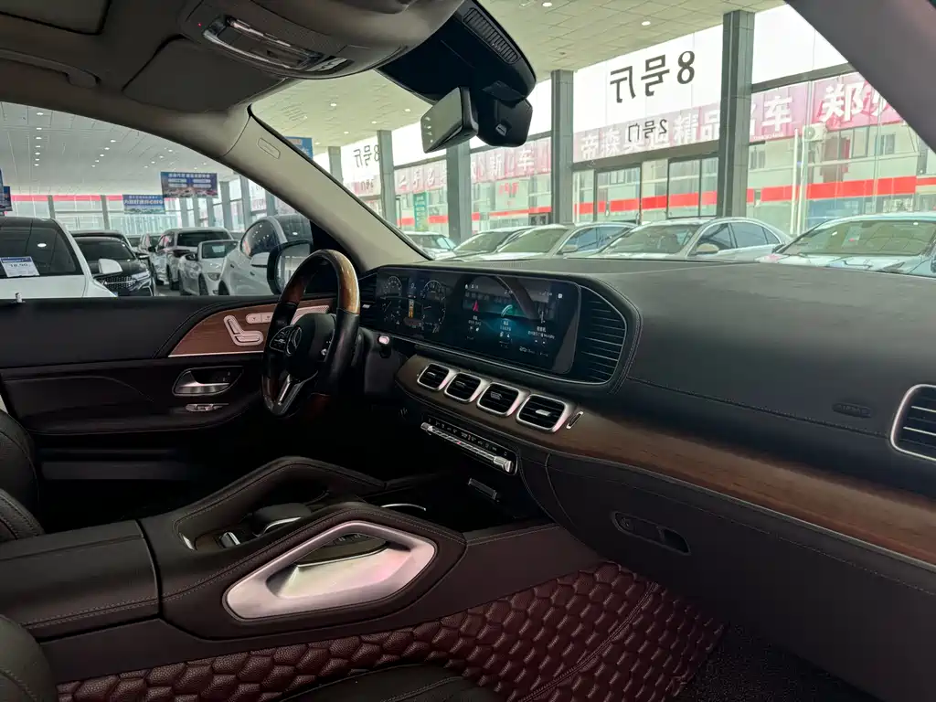 Mercedes-Benz GLS — фото 10