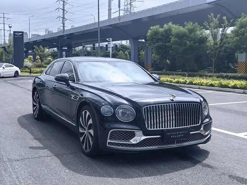 Bentley Flying Spur — фото 3