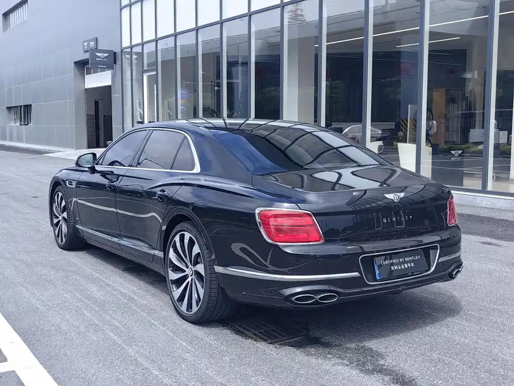 Bentley Flying Spur — фото 7