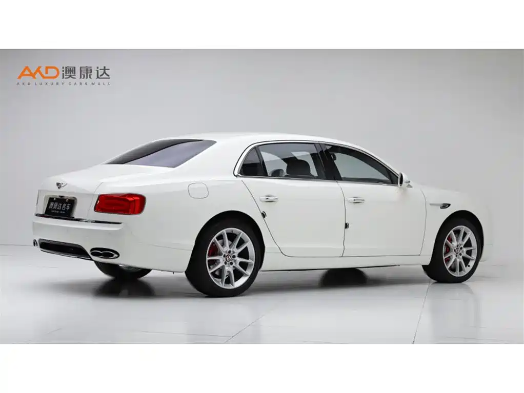 Bentley Flying Spur — фото 3