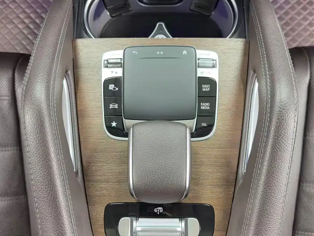 Mercedes-Benz GLS — фото 6