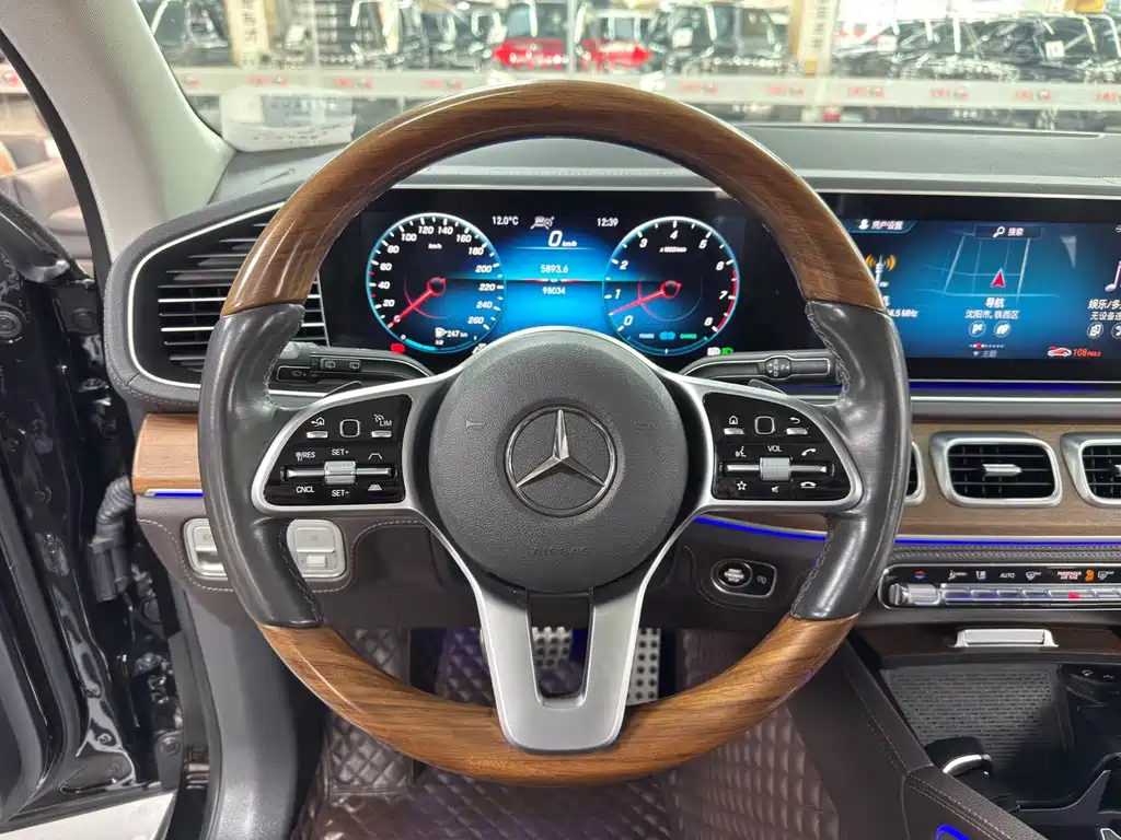 Mercedes-Benz GLS — фото 8