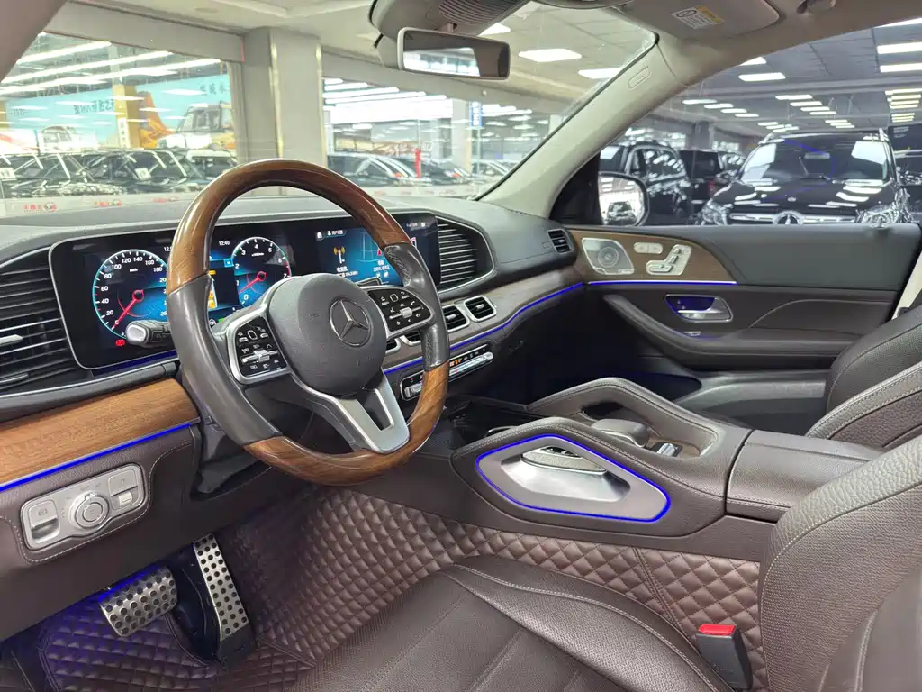 Mercedes-Benz GLS — фото 9