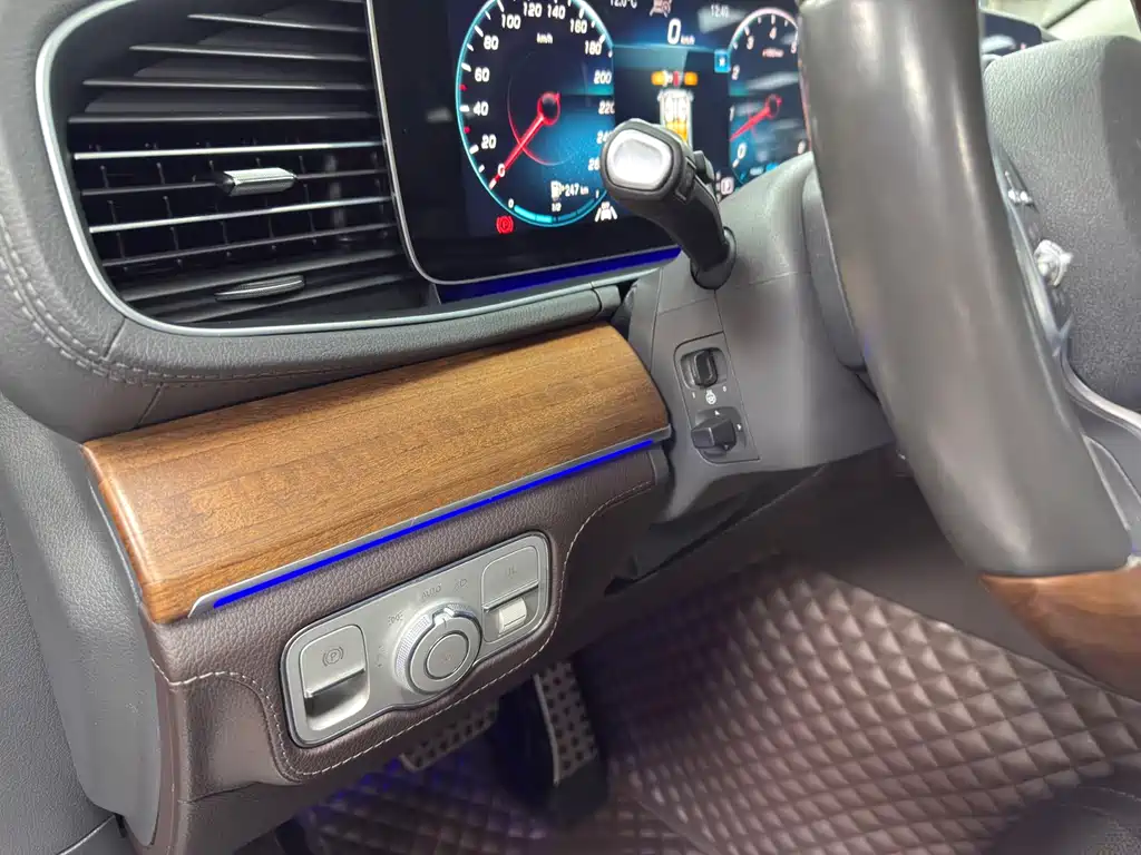 Mercedes-Benz GLS — фото 10