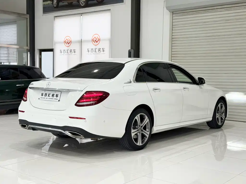 Mercedes-Benz E-Class — фото 2