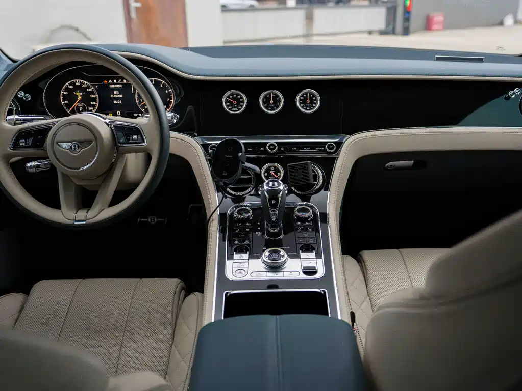 Bentley Continental — фото 8