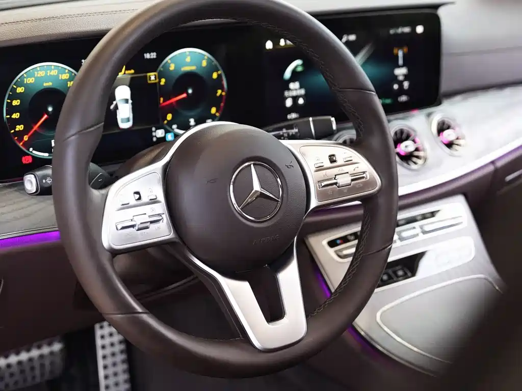 Mercedes-Benz CLS — фото 11
