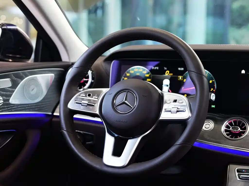 Mercedes-Benz CLS — фото 8