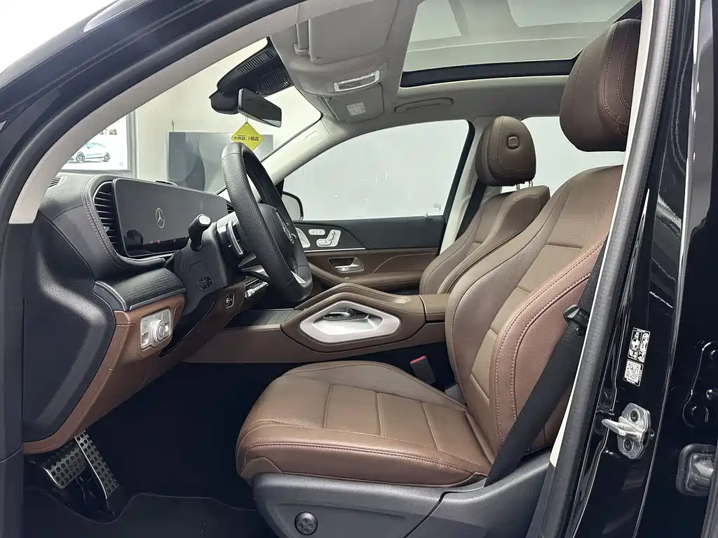 Mercedes-Benz GLS — фото 10