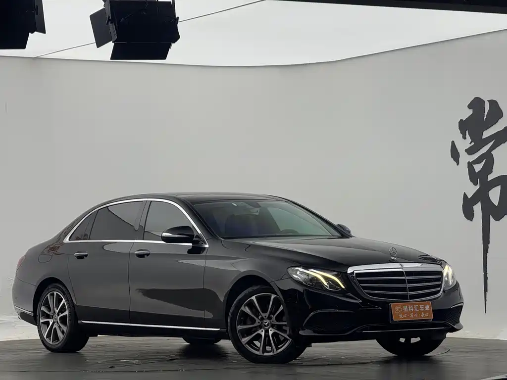 Mercedes-Benz E-Class — фото 3