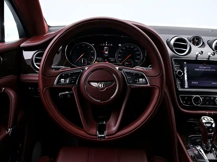 Bentley Bentayga — фото 7