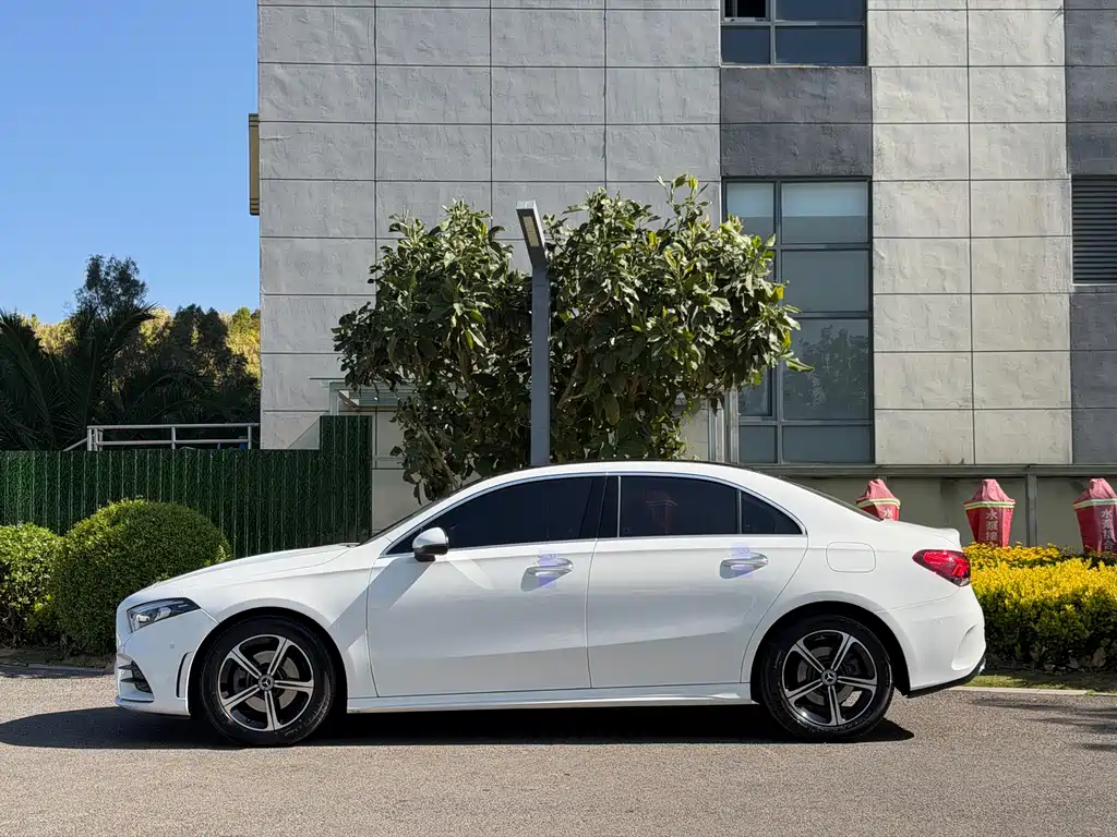Mercedes-Benz A-Class — фото 10