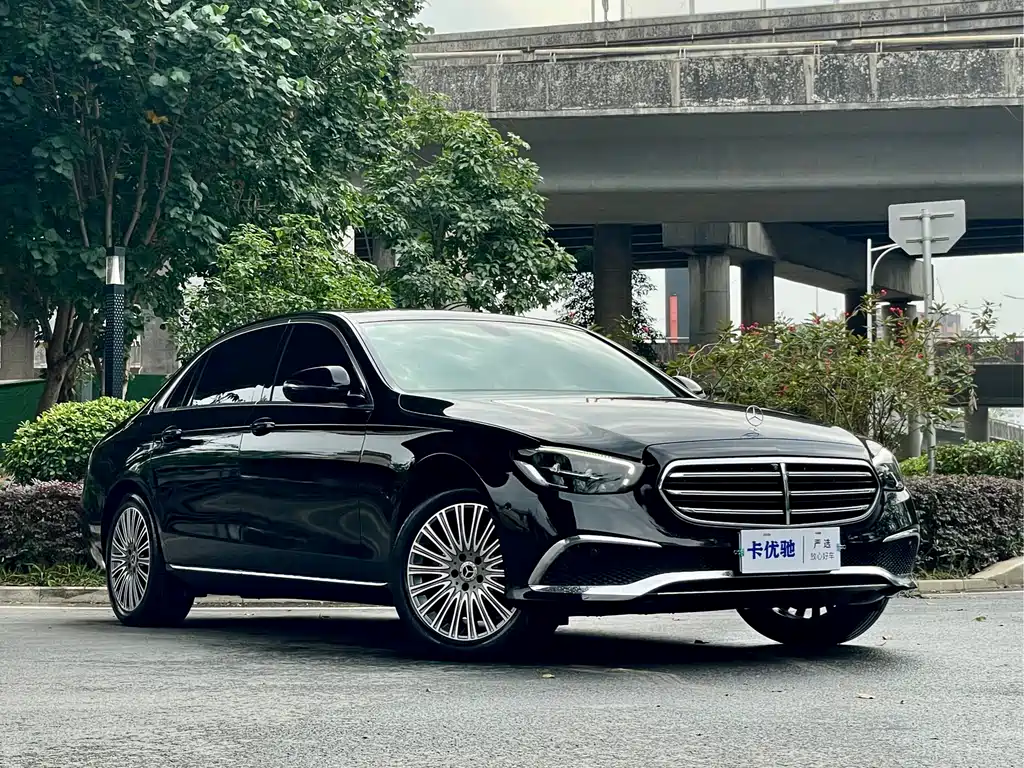 Mercedes-Benz E-Class — фото 6