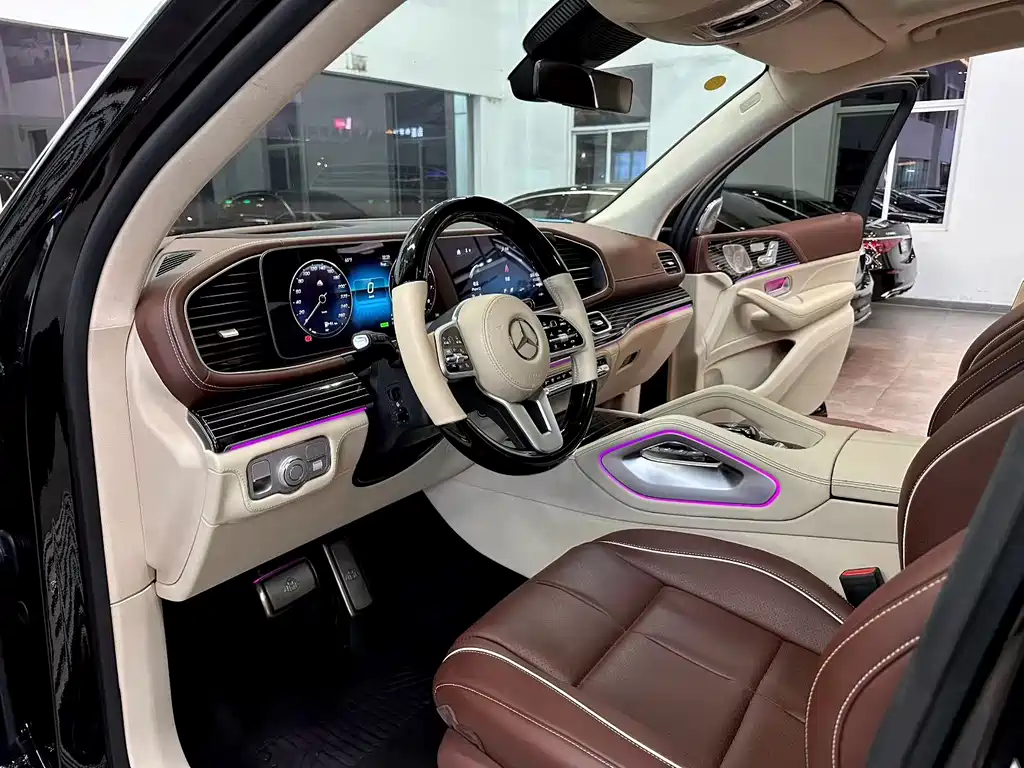 Mercedes-Benz GLS — фото 6