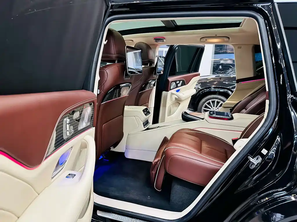 Mercedes-Benz GLS — фото 8