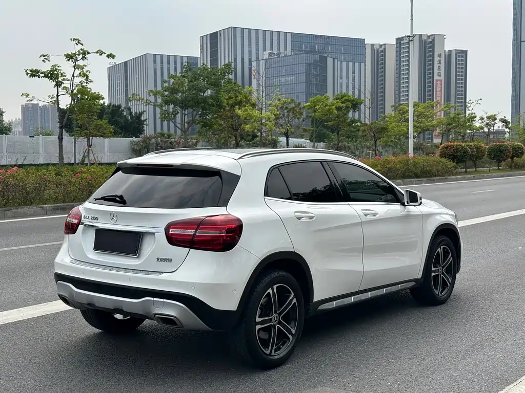 Mercedes-Benz GLA — фото 4
