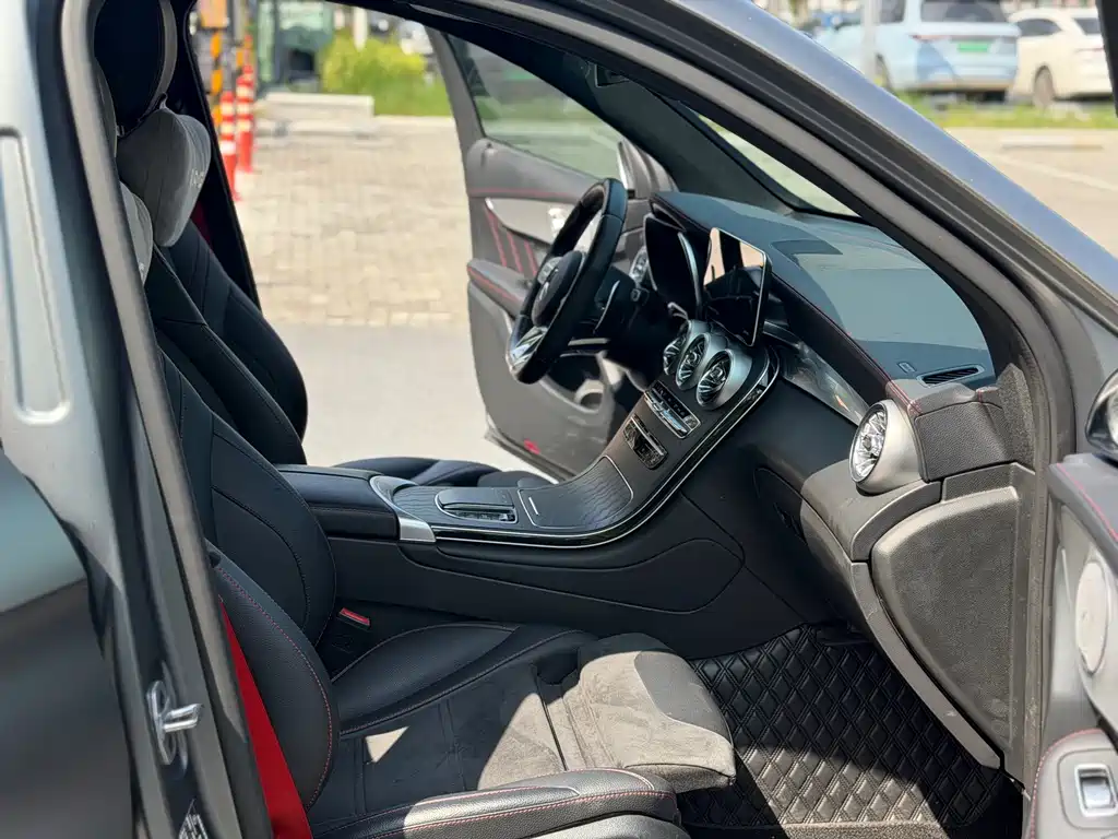 Mercedes-Benz GLC AMG — фото 10