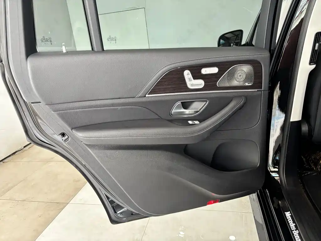 Mercedes-Benz GLS — фото 23