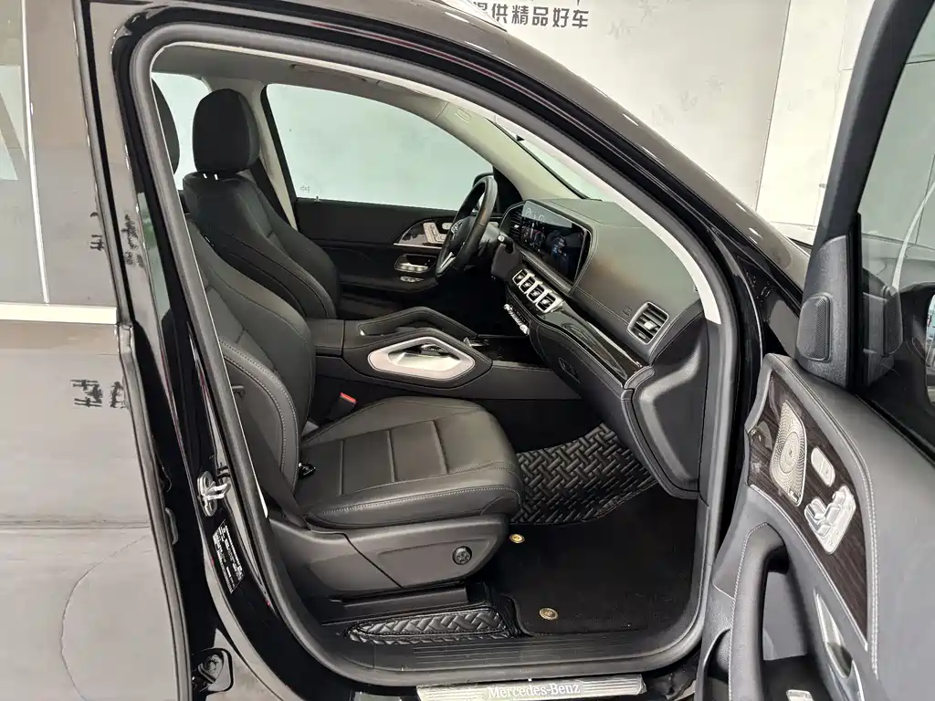 Mercedes-Benz GLS — фото 29