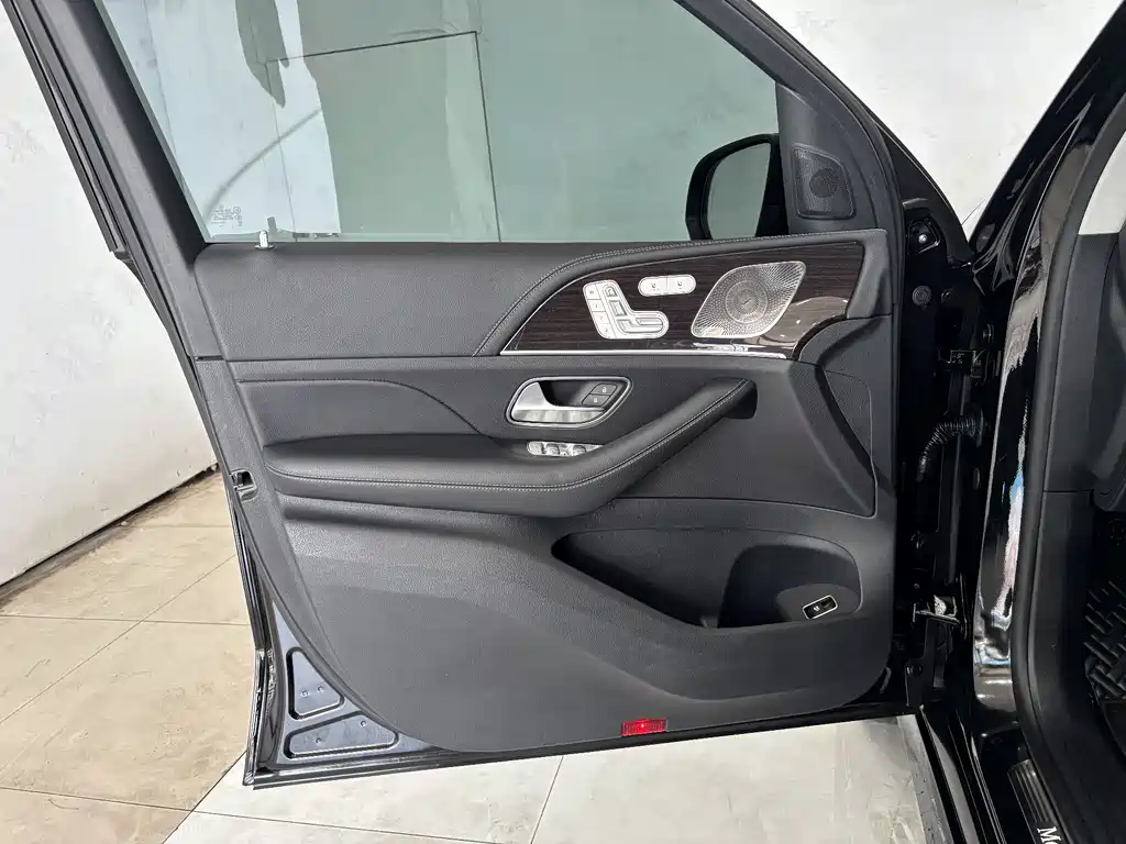 Mercedes-Benz GLS — фото 10