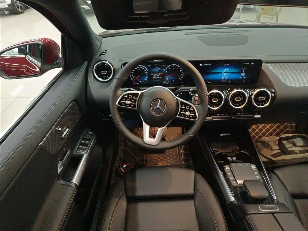 Mercedes-Benz GLA — фото 11