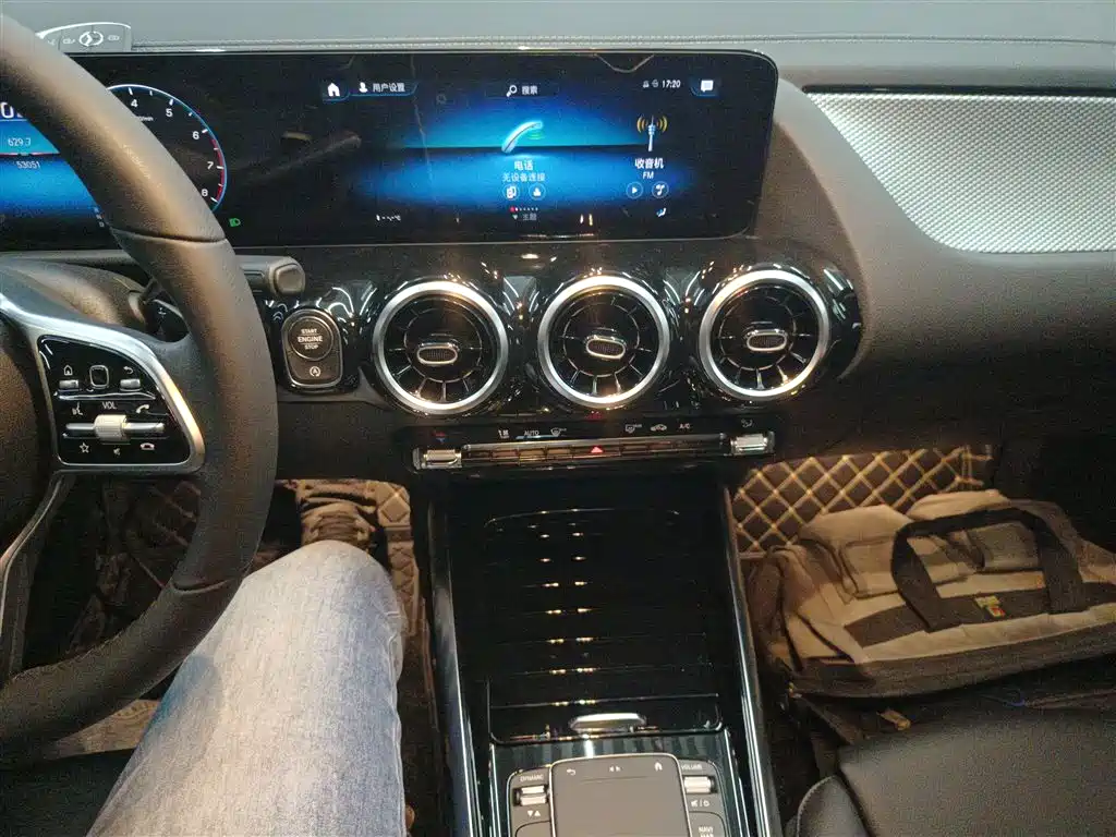 Mercedes-Benz GLA — фото 13