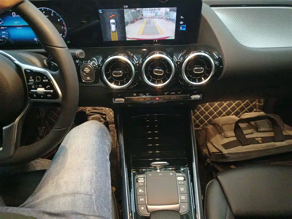 Mercedes-Benz GLA — фото 14