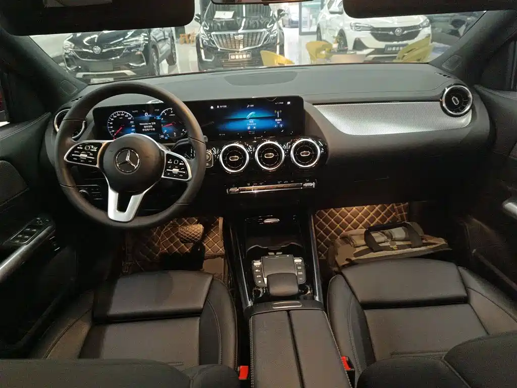 Mercedes-Benz GLA — фото 10