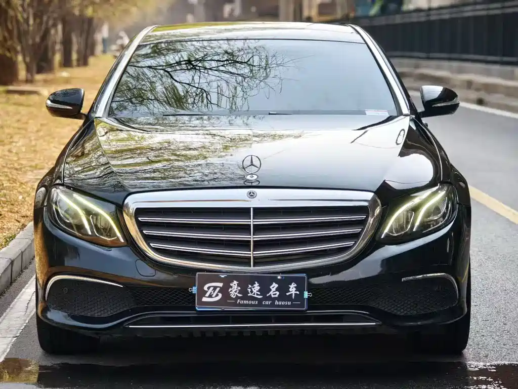 Mercedes-Benz E-Class — фото 2