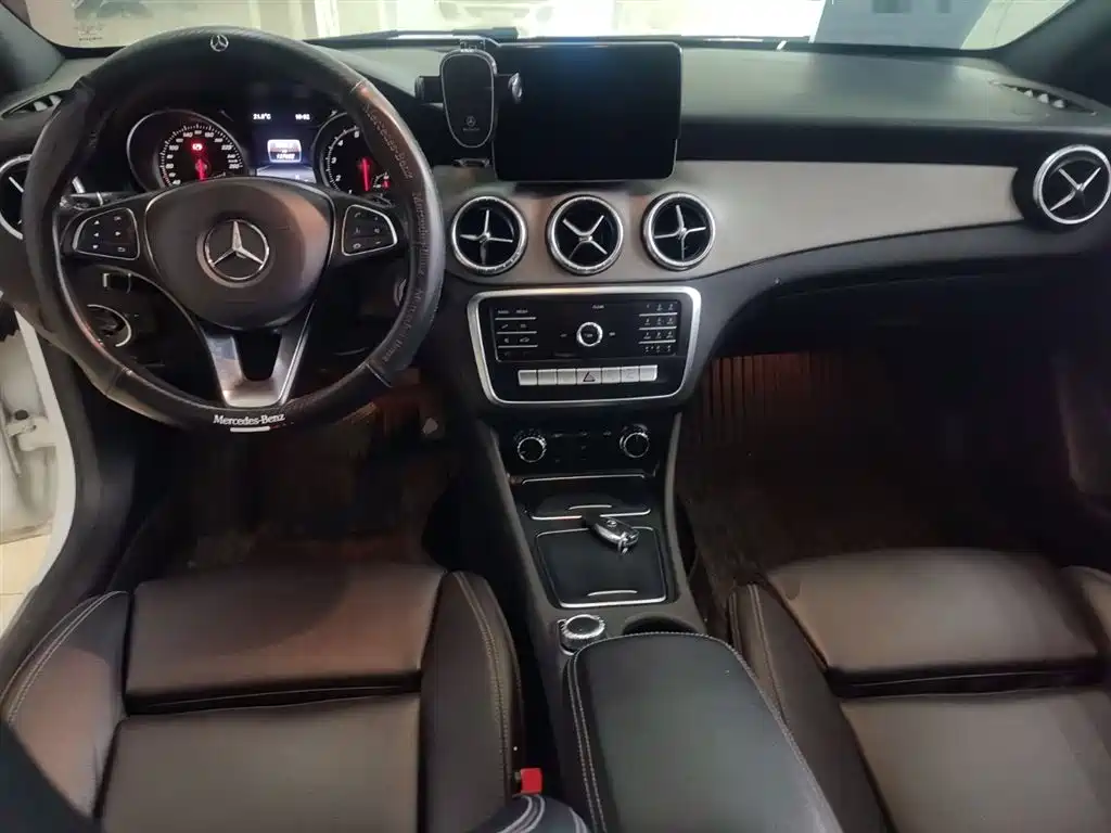 Mercedes-Benz CLA (Import) — фото 10