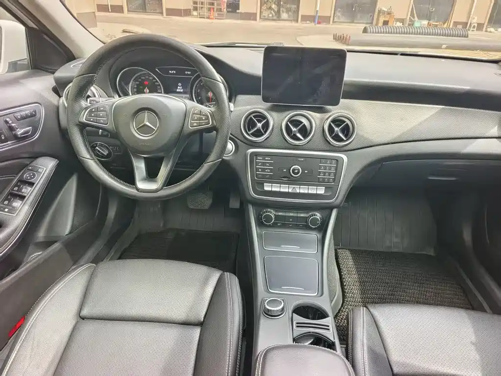 Mercedes-Benz GLA — фото 5