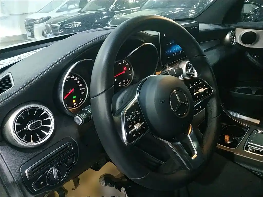 Mercedes-Benz GLC — фото 10
