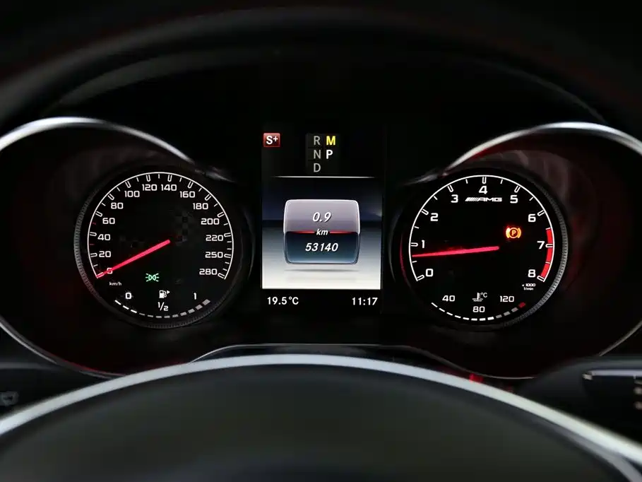 Mercedes-Benz GLC AMG — фото 13
