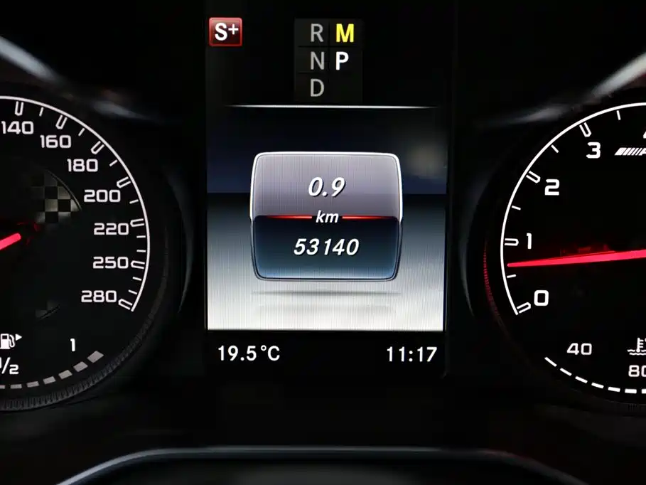 Mercedes-Benz GLC AMG — фото 14