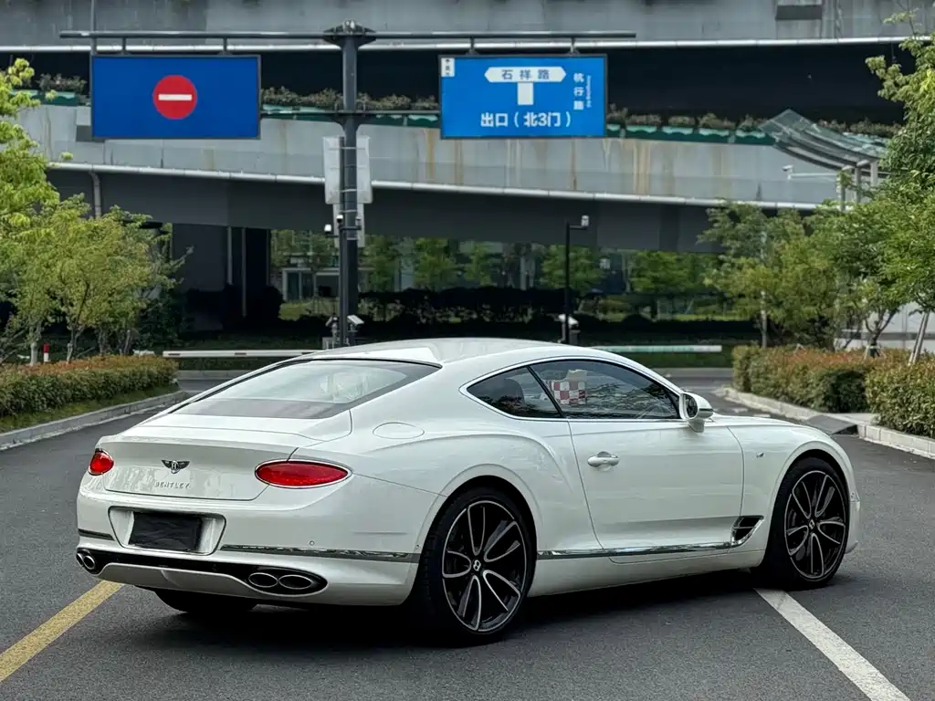 Bentley Continental — фото 8