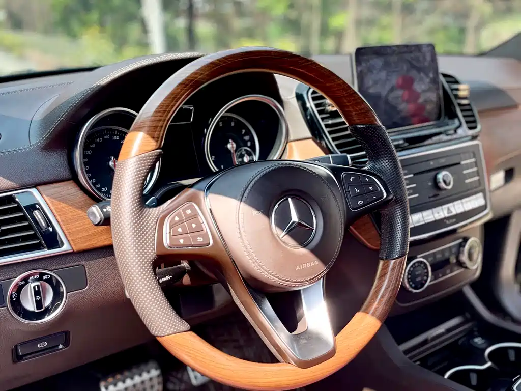 Mercedes-Benz GLS — фото 20