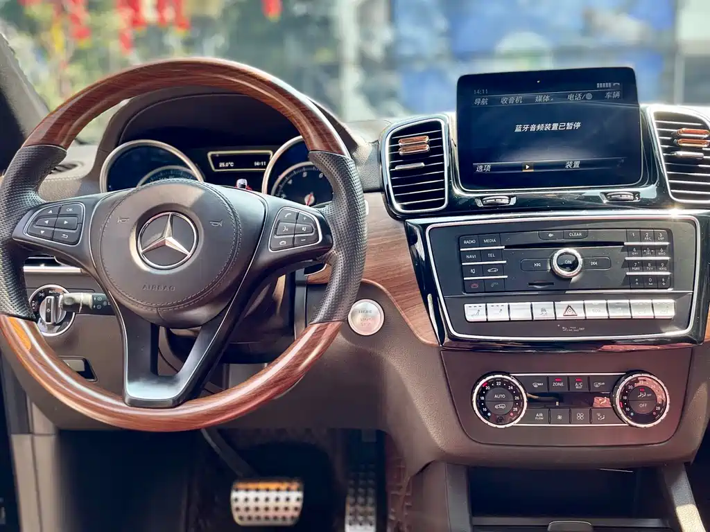 Mercedes-Benz GLS — фото 29