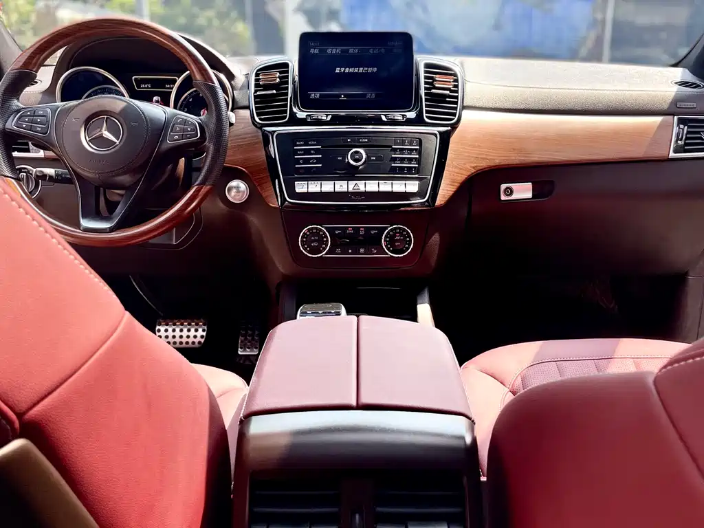 Mercedes-Benz GLS — фото 30