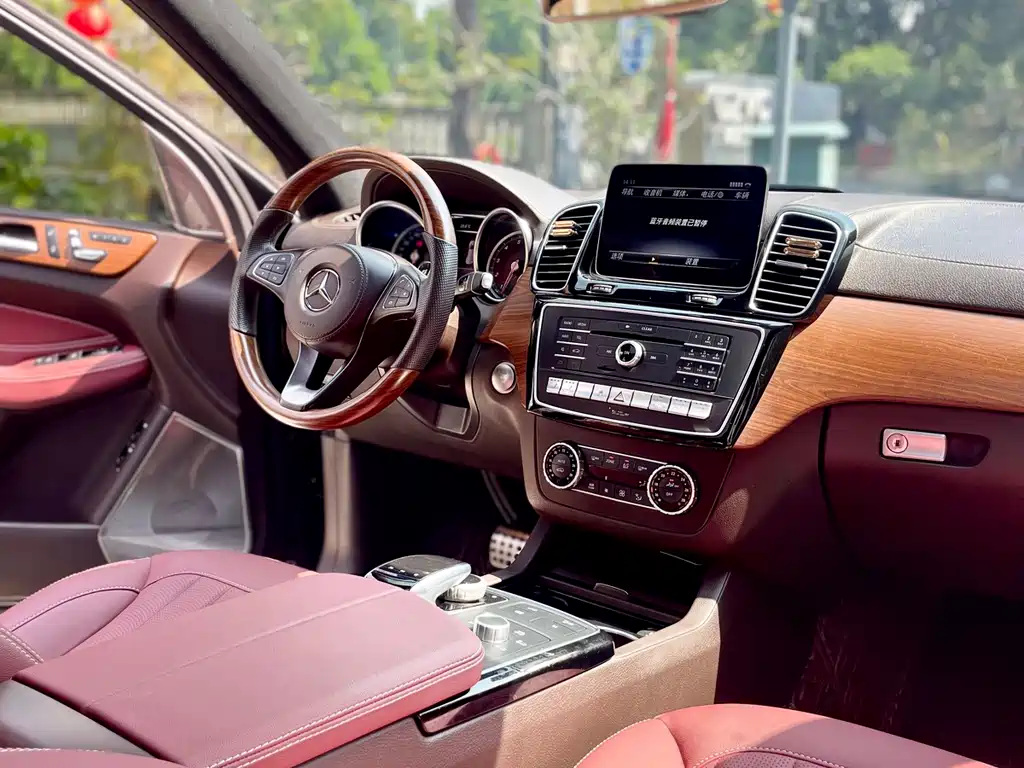 Mercedes-Benz GLS — фото 31