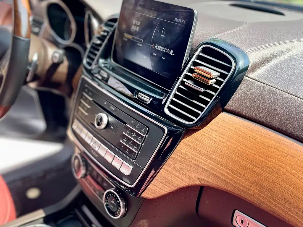 Mercedes-Benz GLS — фото 40