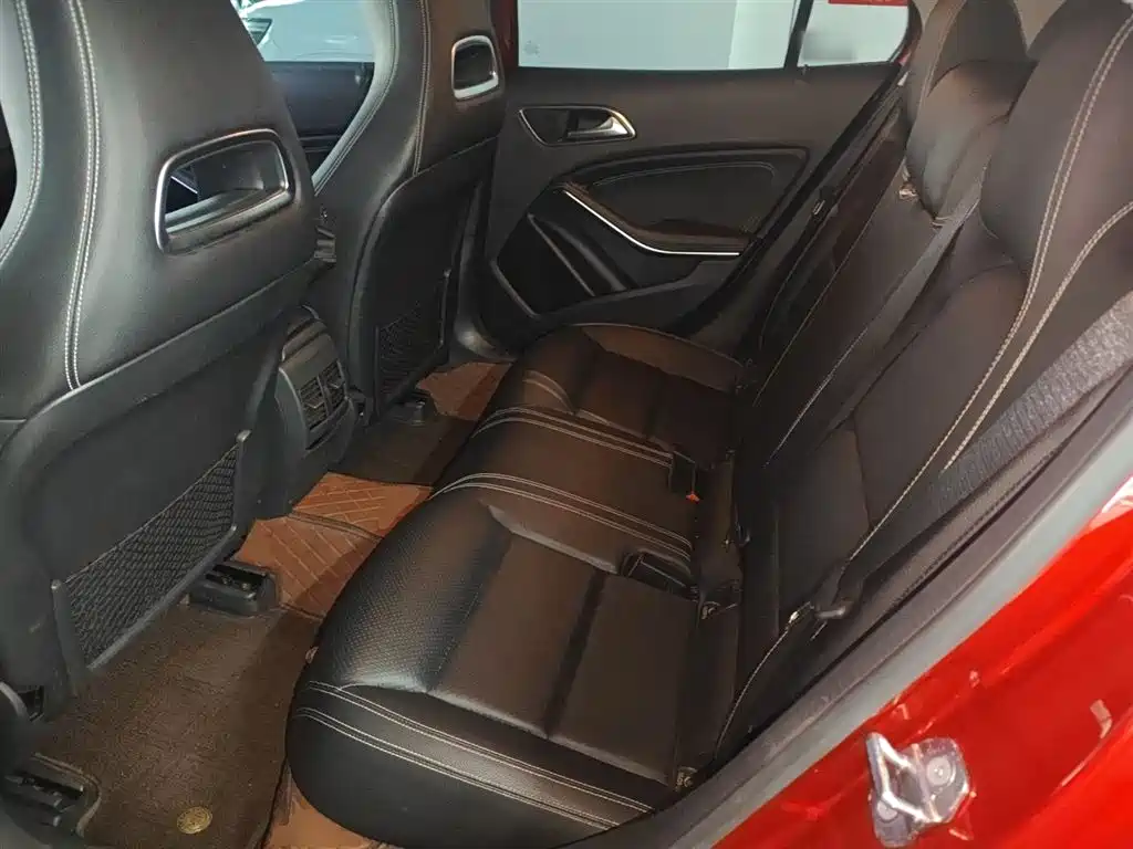 Mercedes-Benz GLA — фото 13