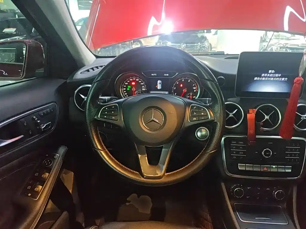 Mercedes-Benz GLA — фото 7