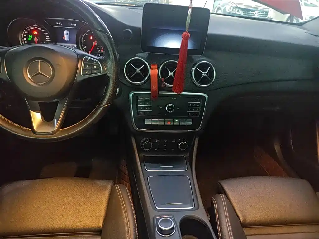 Mercedes-Benz GLA — фото 9