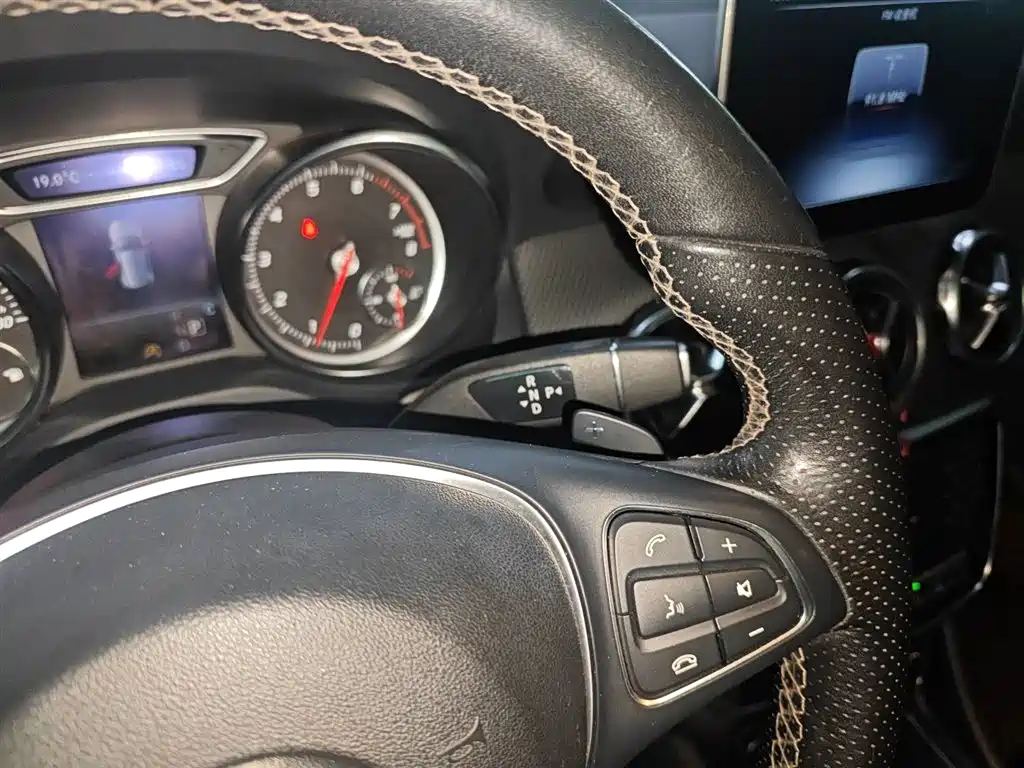 Mercedes-Benz GLA — фото 10