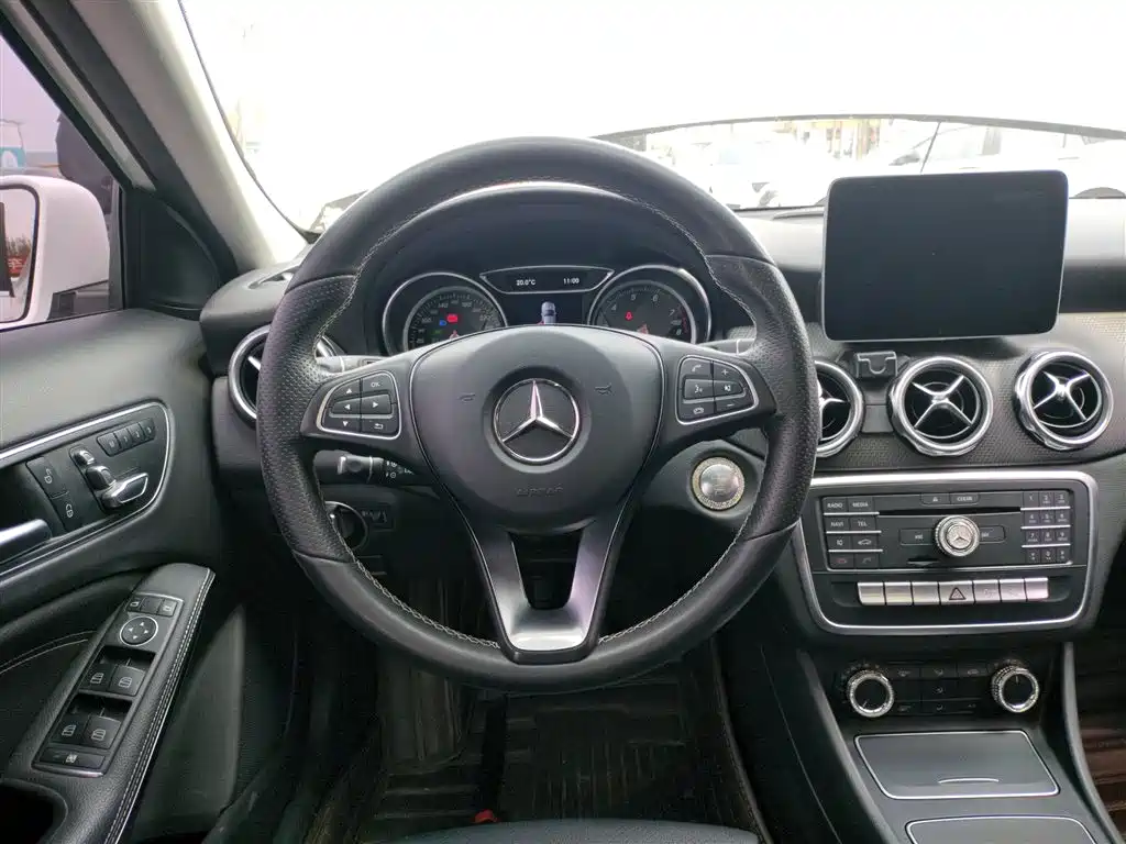 Mercedes-Benz GLA — фото 11