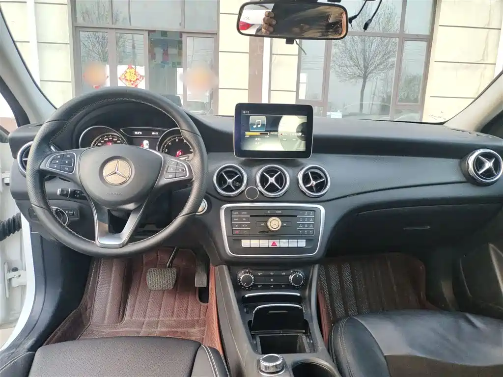 Mercedes-Benz GLA — фото 10