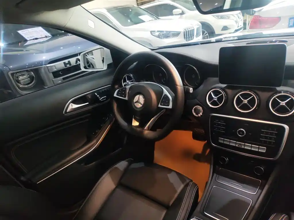 Mercedes-Benz GLA — фото 9