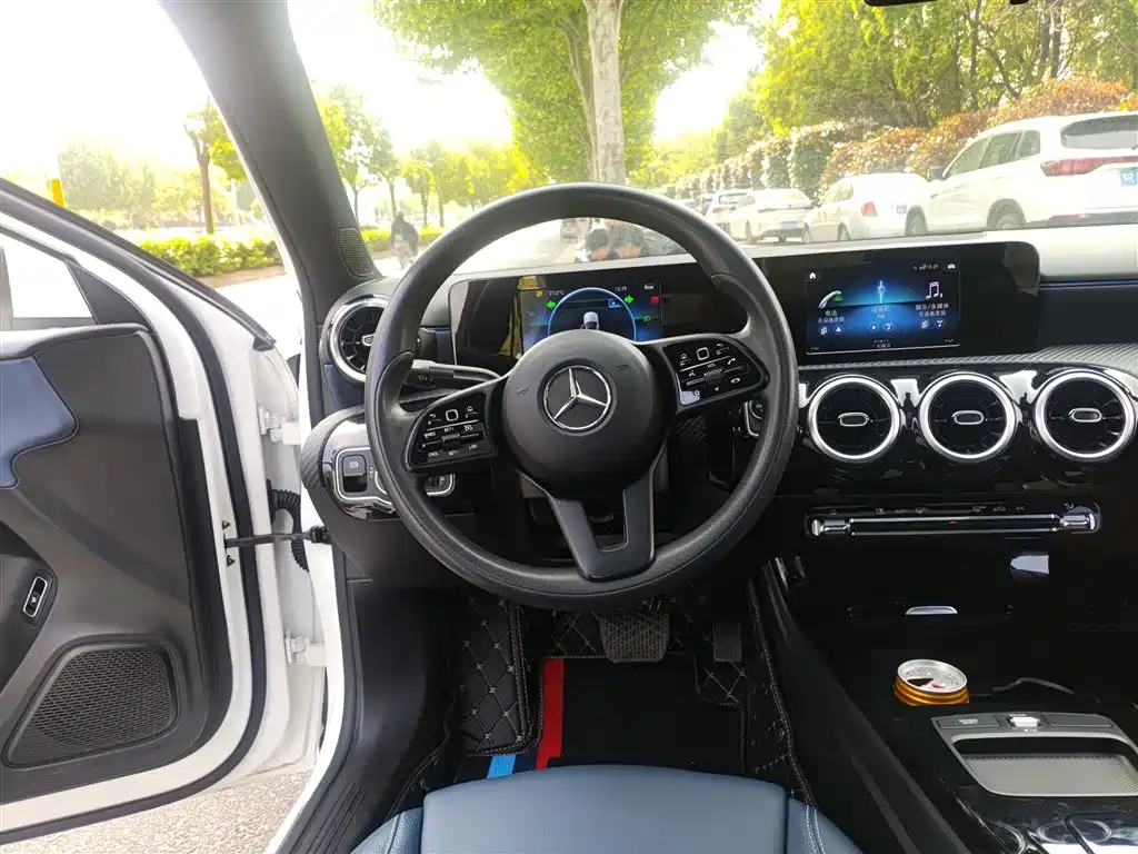 Mercedes-Benz A-Class — фото 11