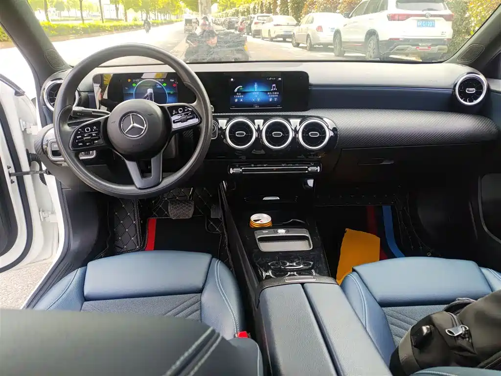 Mercedes-Benz A-Class — фото 10